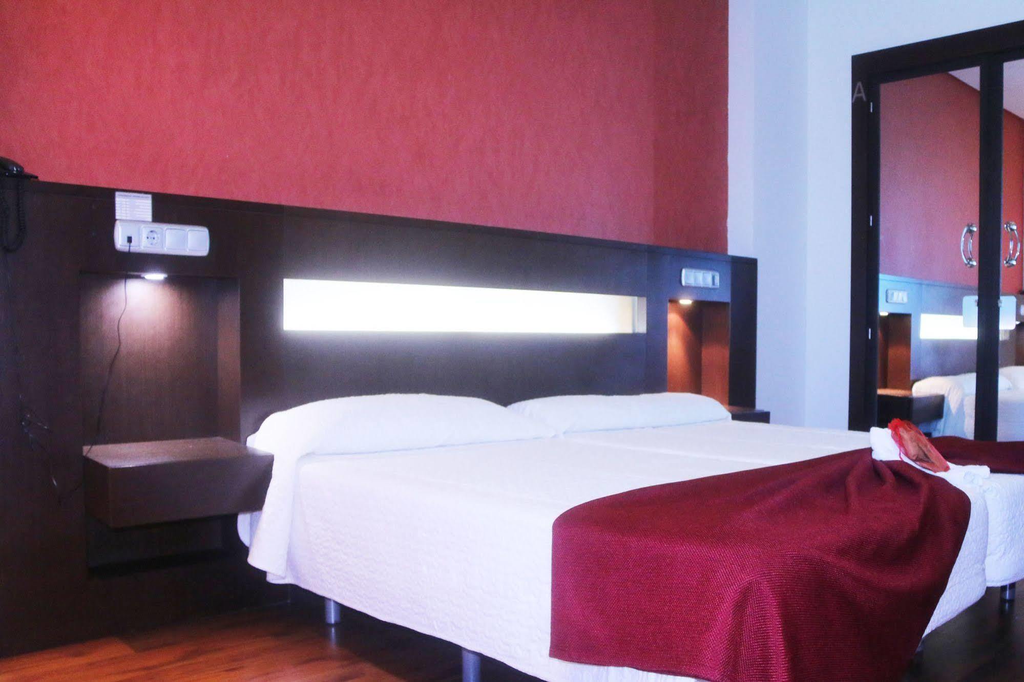 Hotel La Cantuena (Adults Only) فوينلابراذا المظهر الخارجي الصورة